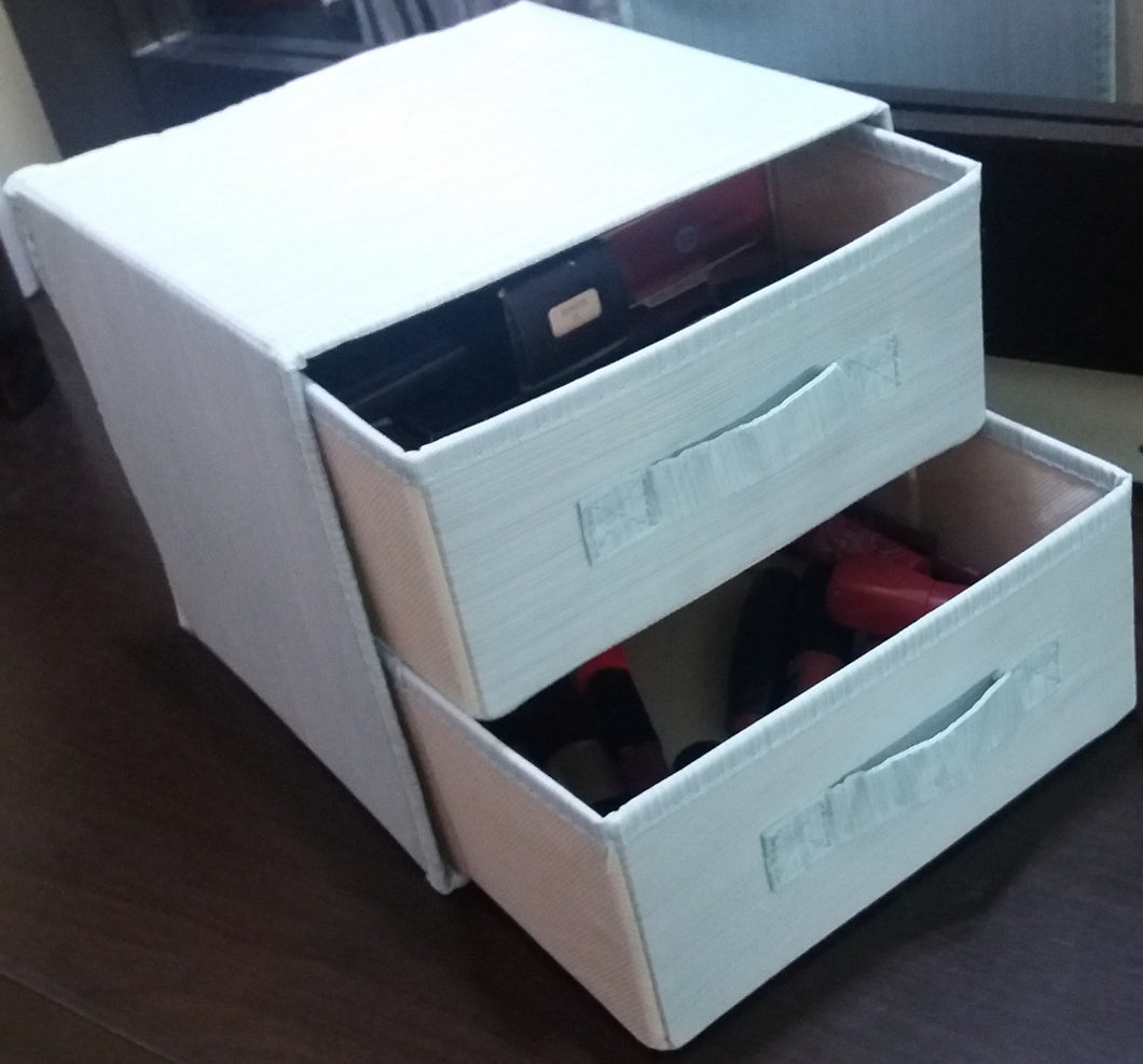 Anna make-up box